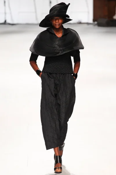 Look 37